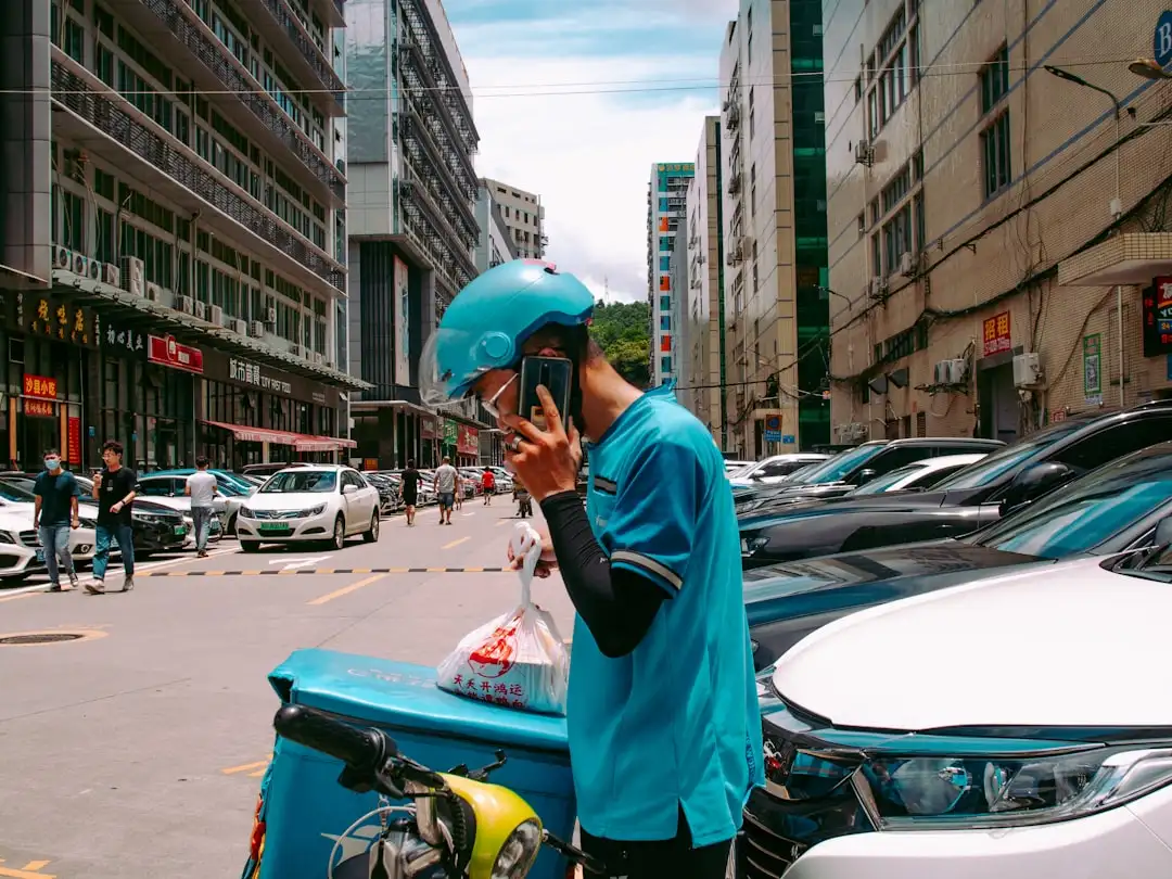 食堂承包服务对比：品牌运营与自主管理的成本与效率差异